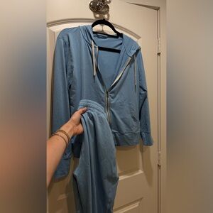 Vuori Halo Performance Blue Hoodie and Jogger Set - selling together - size M